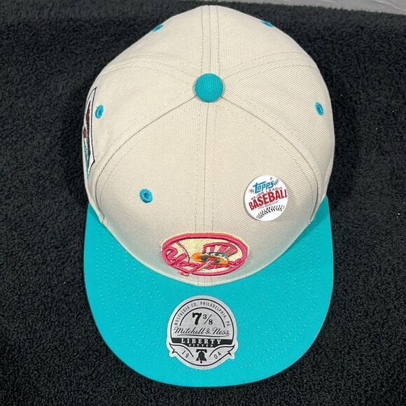 🔥⚾️ Vintage “NWT” Topps Mitchell & Ness New York Yankees Hat w/ Hat Pin   7 3/8 - Picture 5 of 13